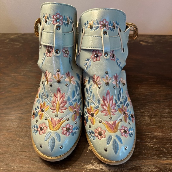 Boho Embroidered Booties - Picture 2 of 4